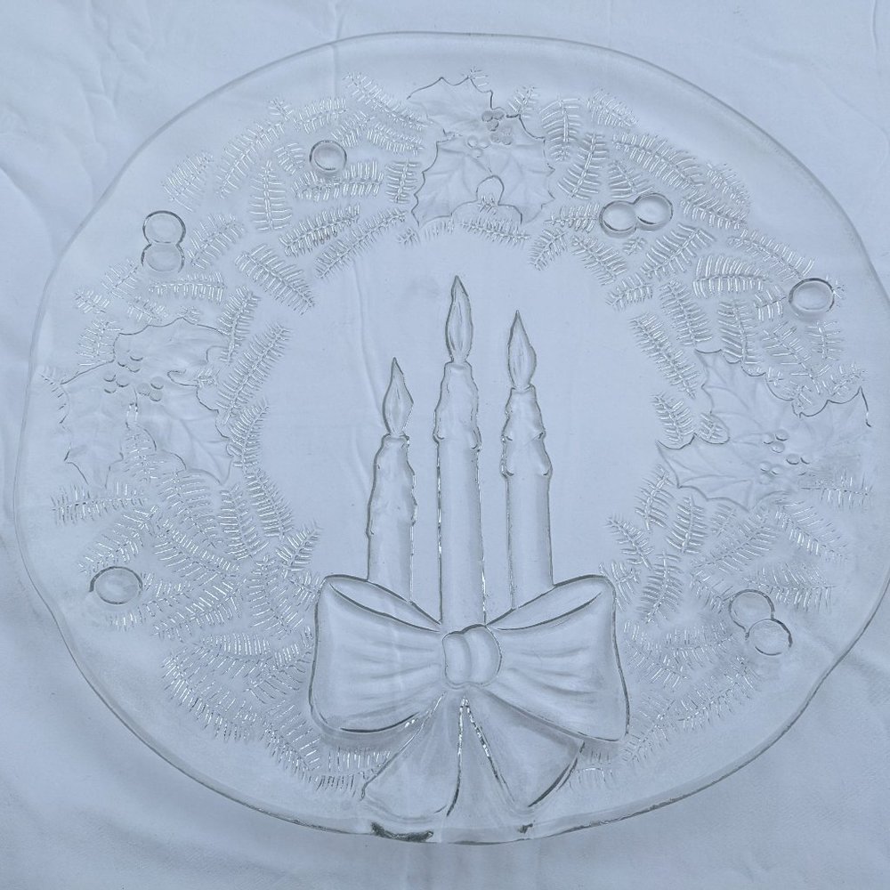 Embossed, round Christmas wreath patterned glass platters